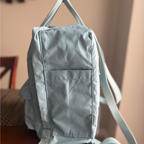 Fjällräven Kånken Light Blue Backpack - Picture 4 of 5